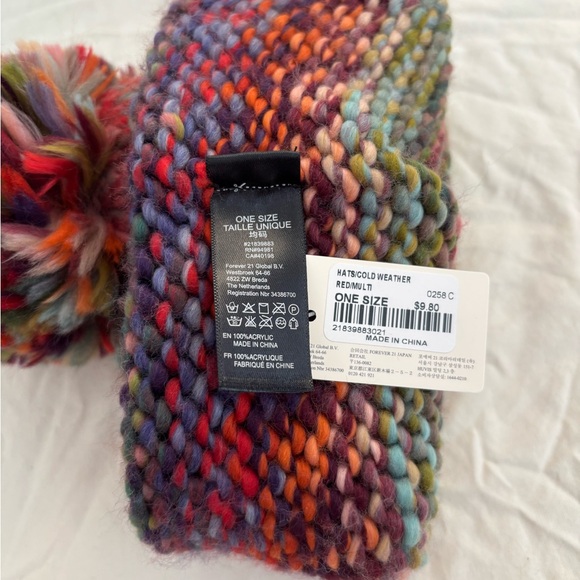 NWT Forever 21 Pom Pom Knit Beanie Hat Red/ Multi Color OS - Picture 3 of 5